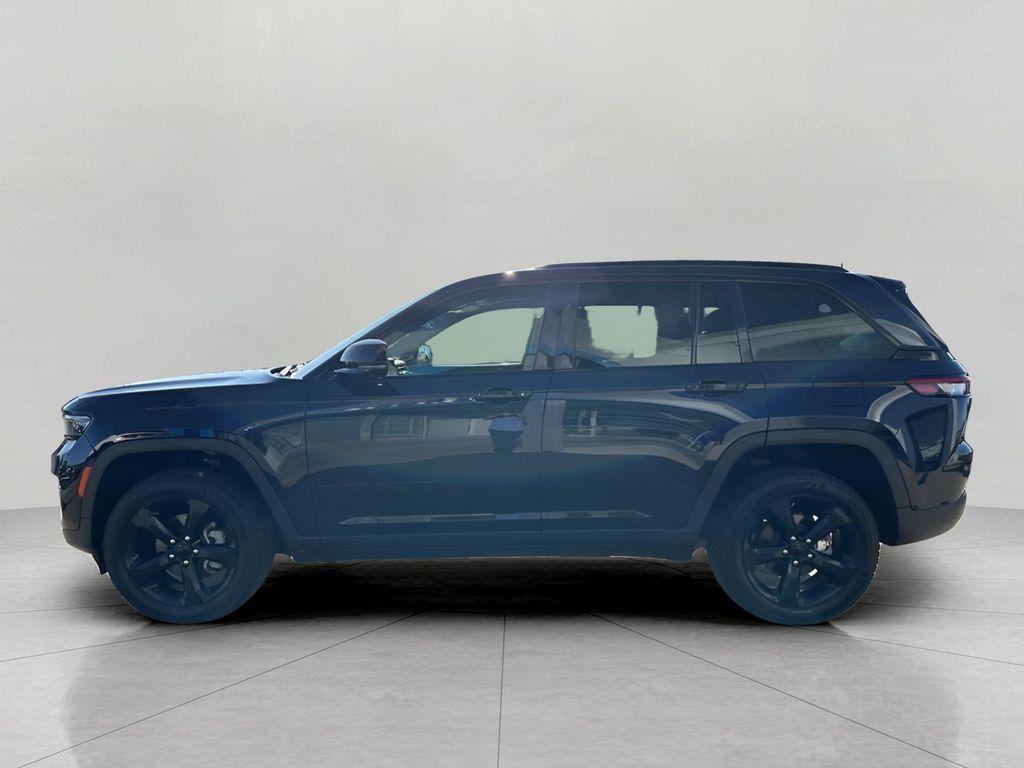 used 2024 Jeep Grand Cherokee car, priced at $34,230