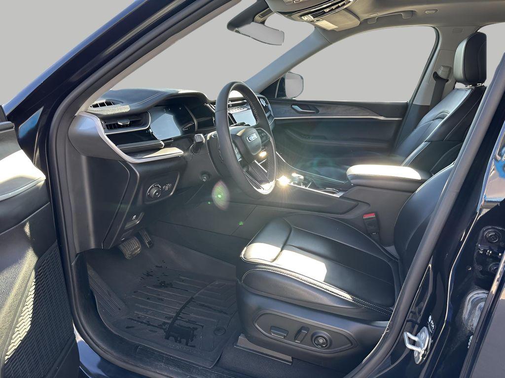 used 2024 Jeep Grand Cherokee car, priced at $34,230