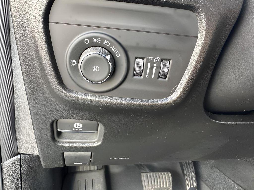 used 2024 Jeep Grand Cherokee car, priced at $34,230