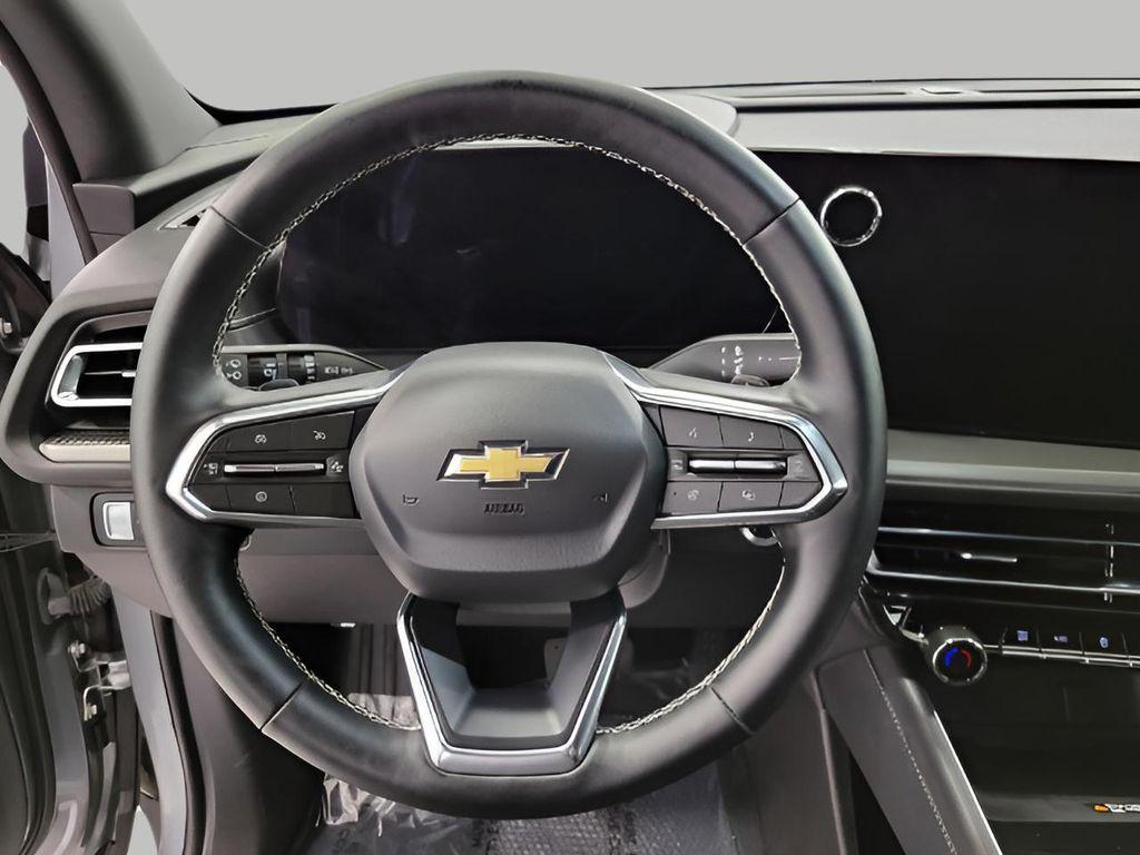 used 2025 Chevrolet Traverse car, priced at $36,752