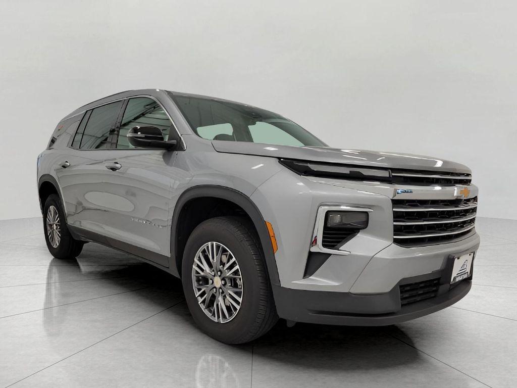 used 2025 Chevrolet Traverse car, priced at $38,594