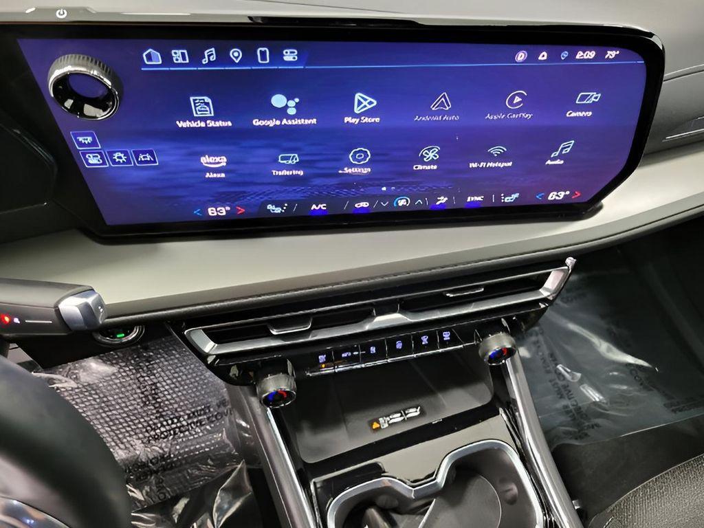 used 2025 Chevrolet Traverse car, priced at $36,752