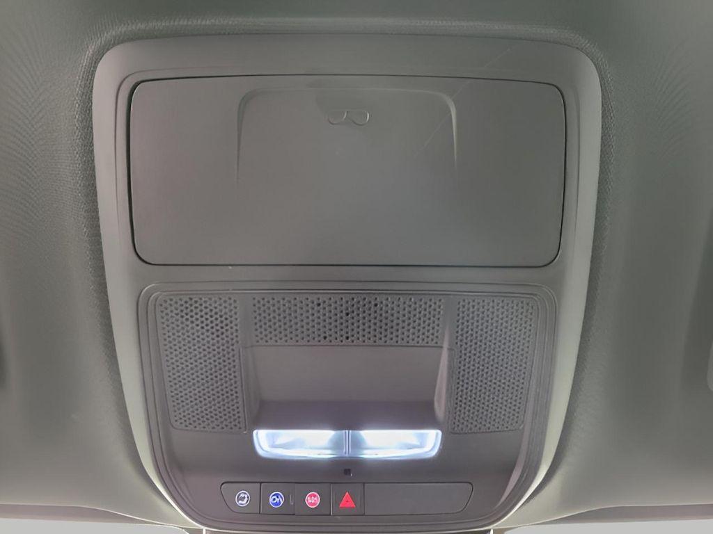 used 2025 Chevrolet Traverse car, priced at $37,172