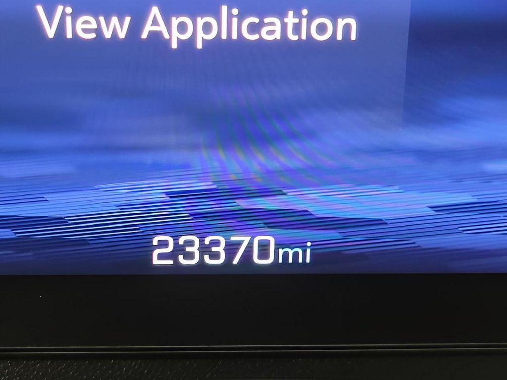 used 2025 Chevrolet Traverse car, priced at $37,172