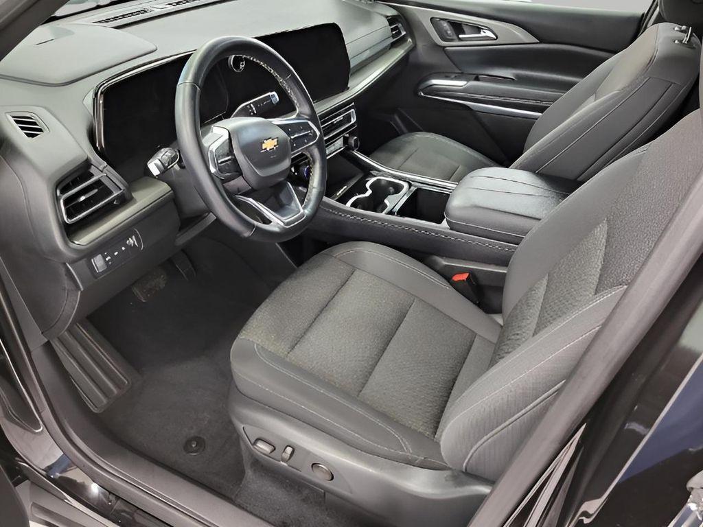 used 2025 Chevrolet Traverse car, priced at $37,172