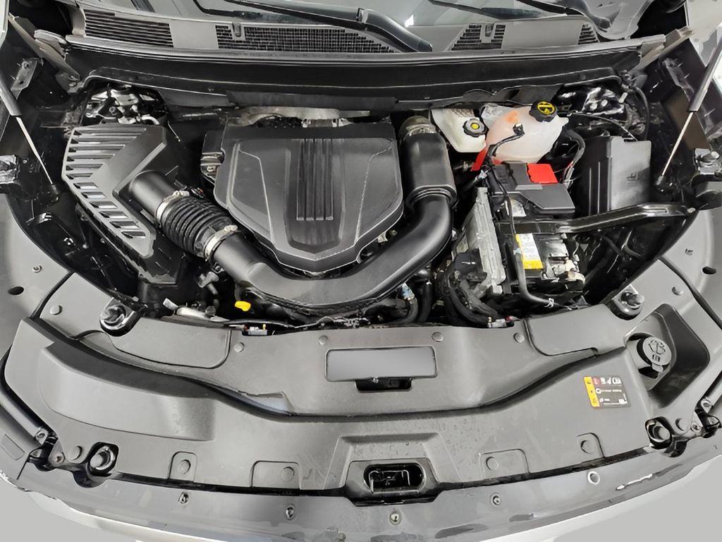 used 2025 Chevrolet Traverse car, priced at $37,172