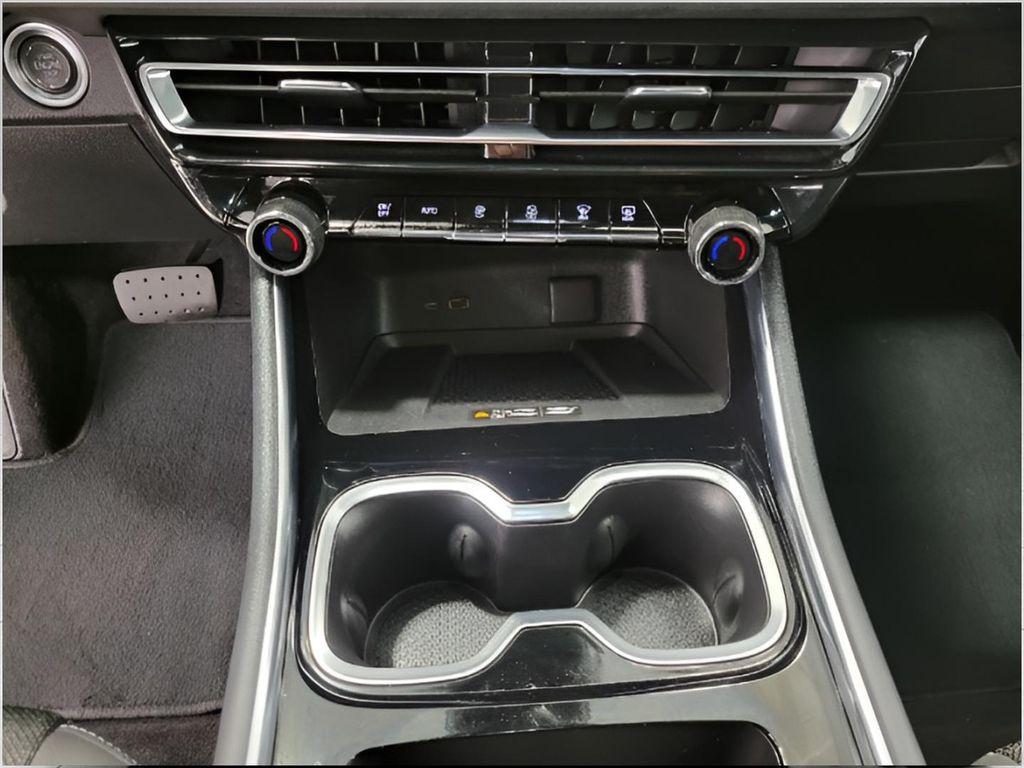 used 2025 Chevrolet Traverse car, priced at $38,431