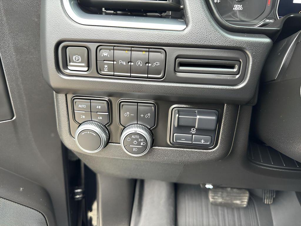 used 2021 GMC Yukon car, priced at $41,993