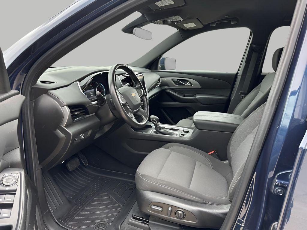 used 2022 Chevrolet Traverse car, priced at $29,544