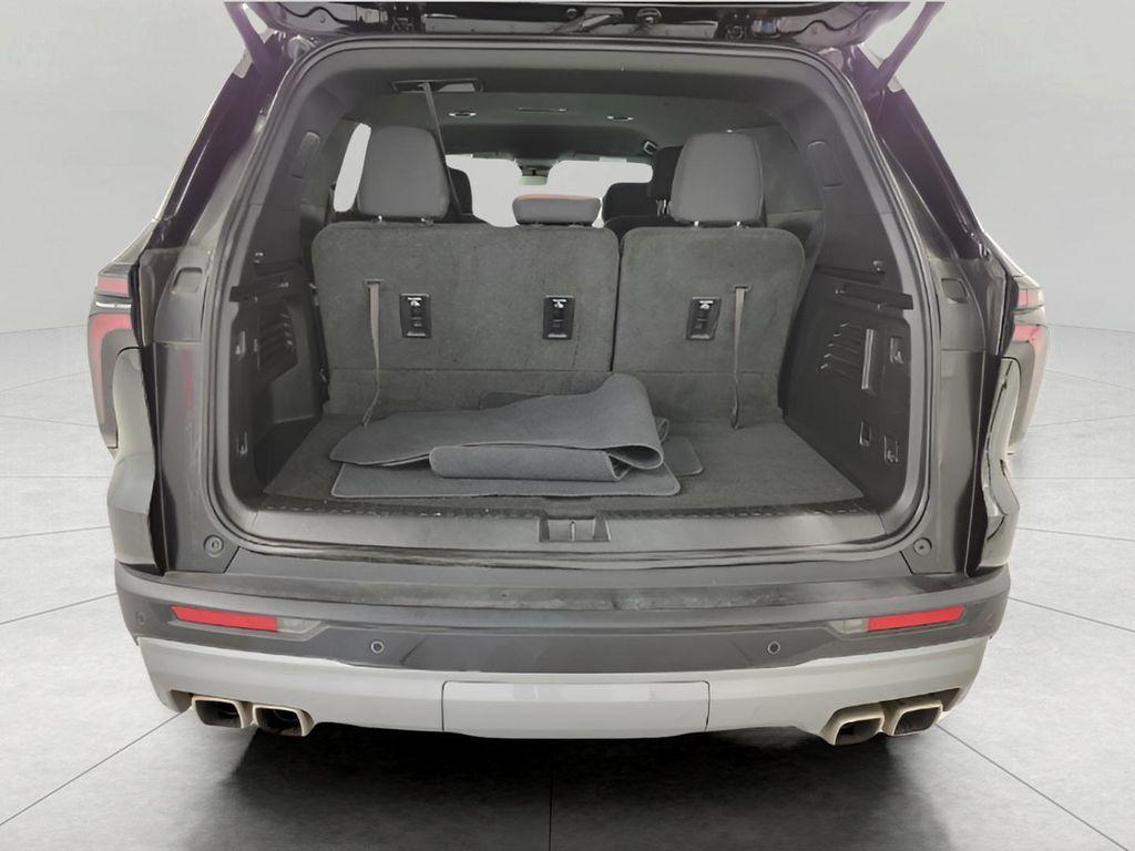 used 2025 Chevrolet Traverse car, priced at $37,948