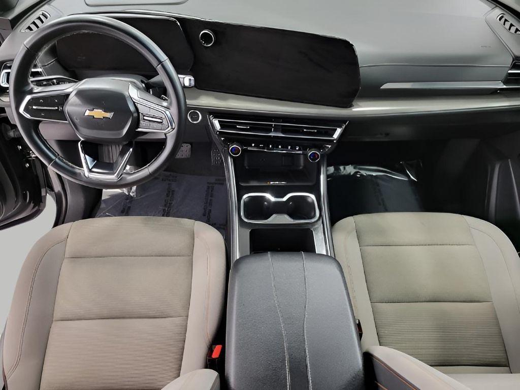 used 2025 Chevrolet Traverse car, priced at $37,948