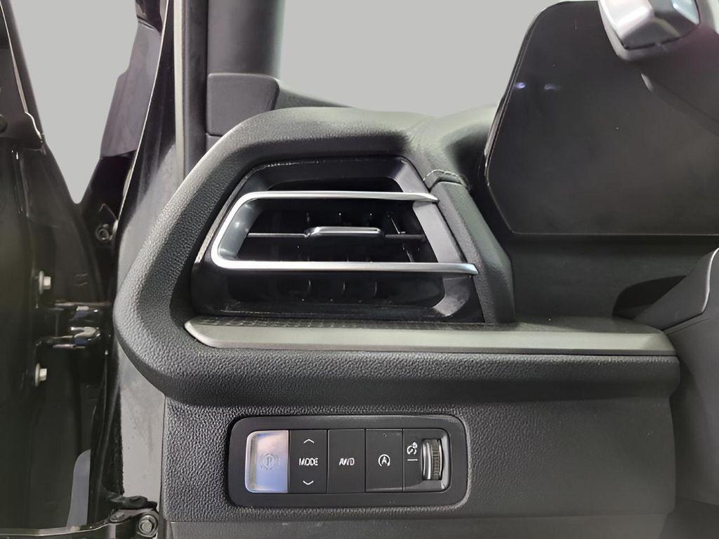 used 2025 Chevrolet Traverse car, priced at $37,948