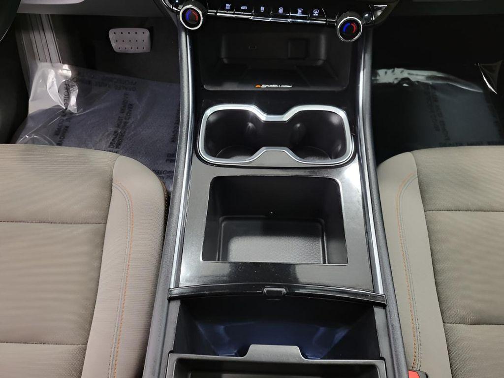 used 2025 Chevrolet Traverse car, priced at $37,948