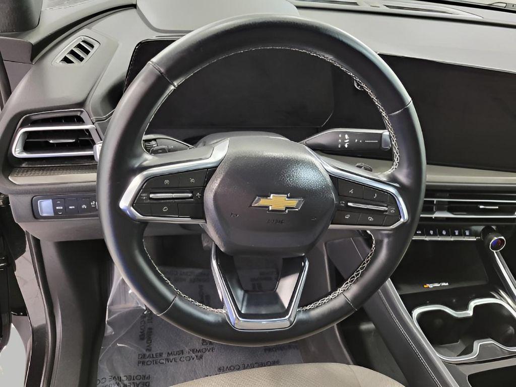 used 2025 Chevrolet Traverse car, priced at $37,948