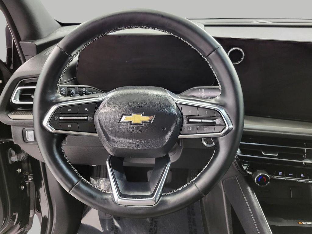 used 2025 Chevrolet Traverse car, priced at $38,622