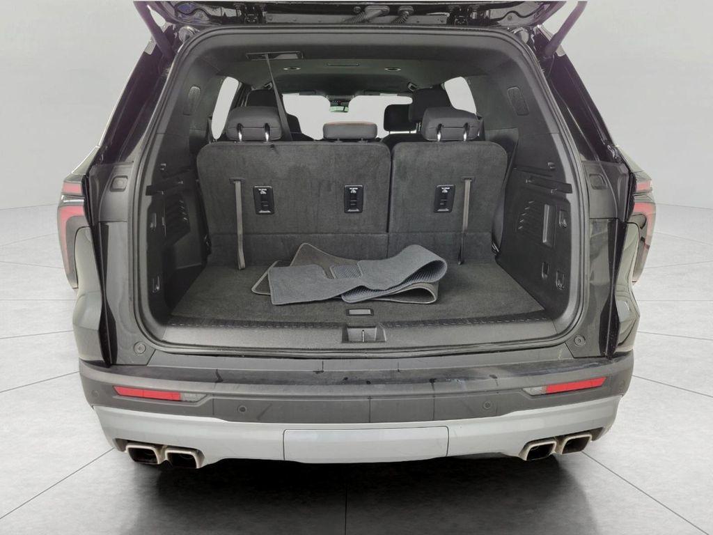 used 2025 Chevrolet Traverse car, priced at $38,622