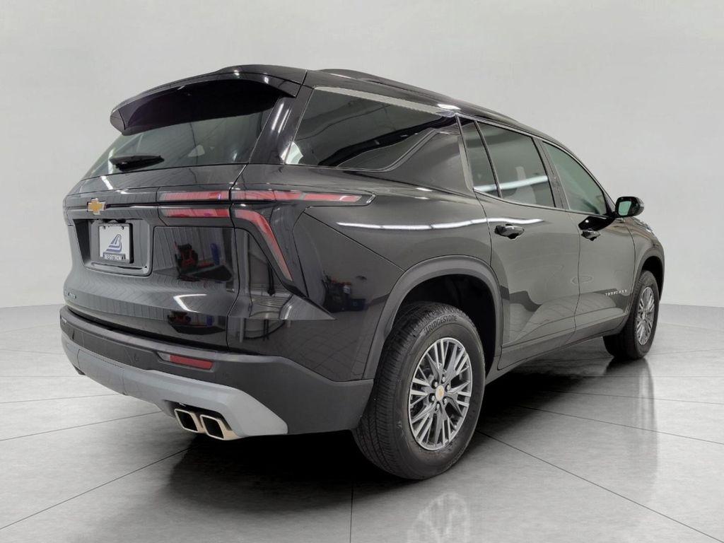 used 2025 Chevrolet Traverse car, priced at $38,622