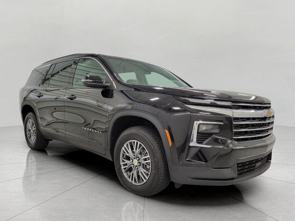 used 2025 Chevrolet Traverse car, priced at $38,622