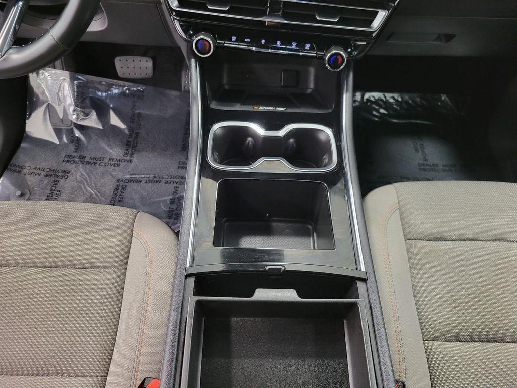 used 2025 Chevrolet Traverse car, priced at $38,622