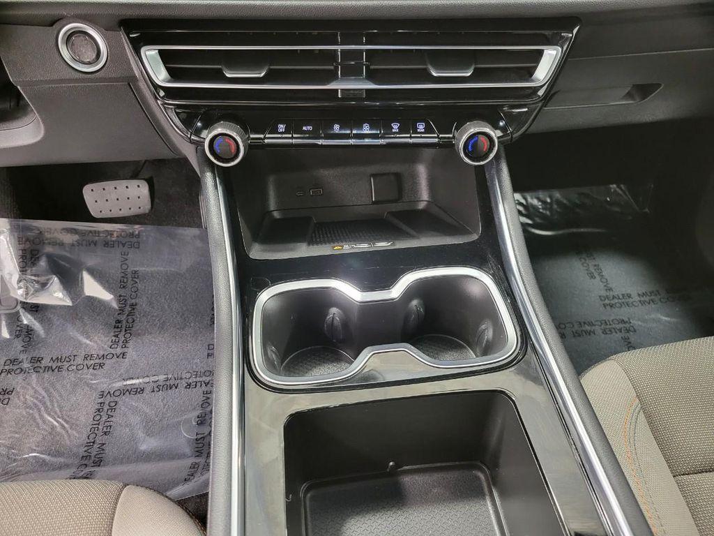 used 2025 Chevrolet Traverse car, priced at $38,622