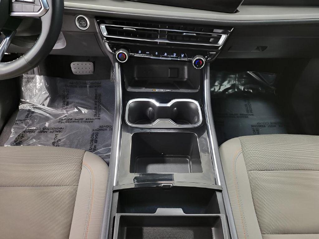 used 2025 Chevrolet Traverse car, priced at $38,549