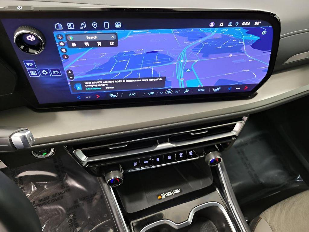 used 2025 Chevrolet Traverse car, priced at $38,549
