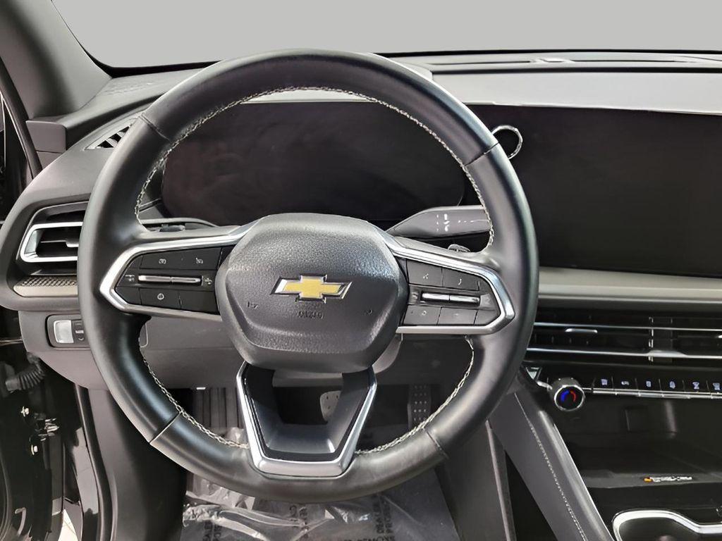 used 2025 Chevrolet Traverse car, priced at $38,549