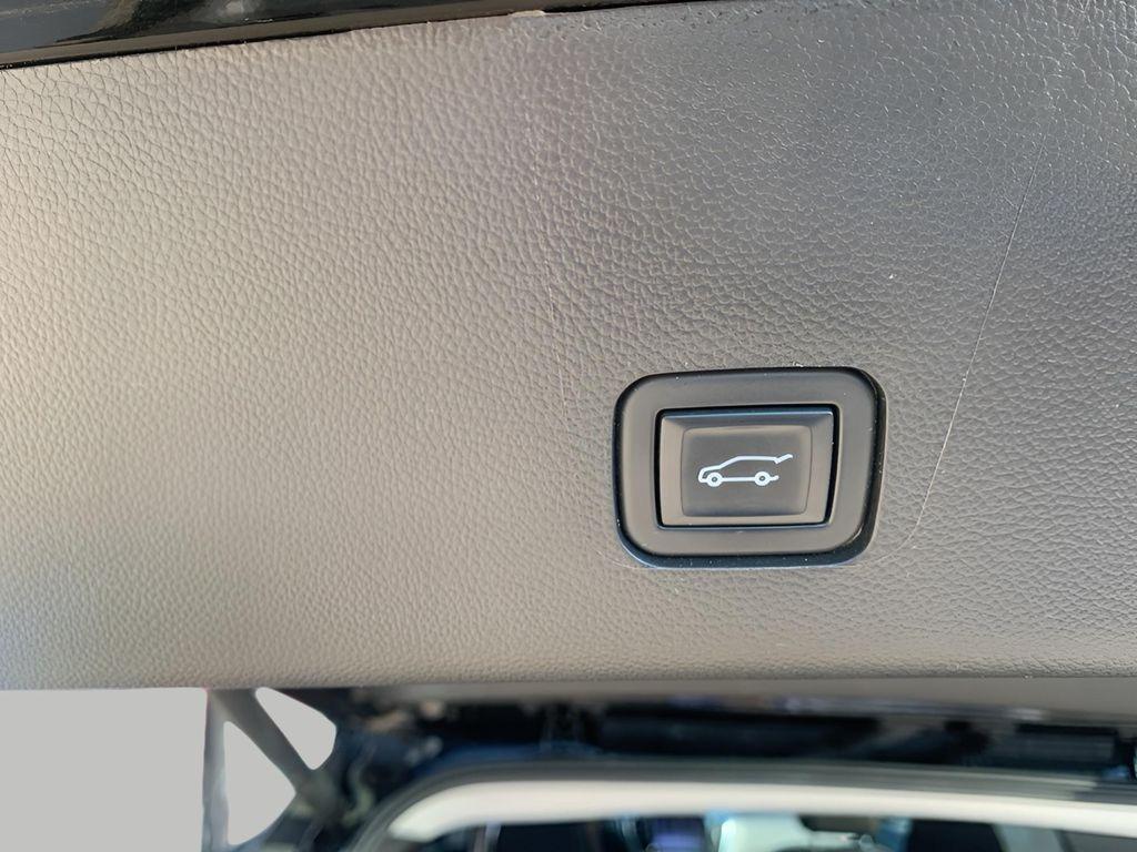 used 2021 Chevrolet Traverse car, priced at $27,250