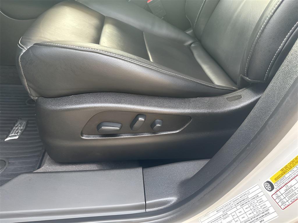 used 2020 Cadillac XT4 car, priced at $27,822