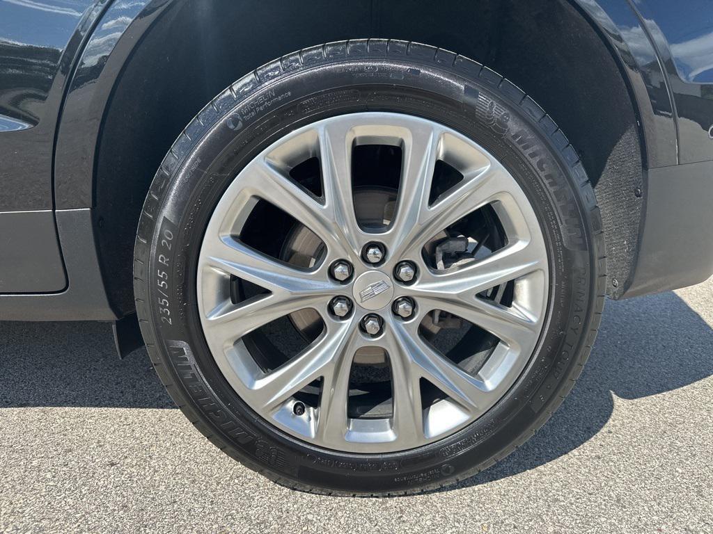 used 2021 Cadillac XT5 car, priced at $32,392