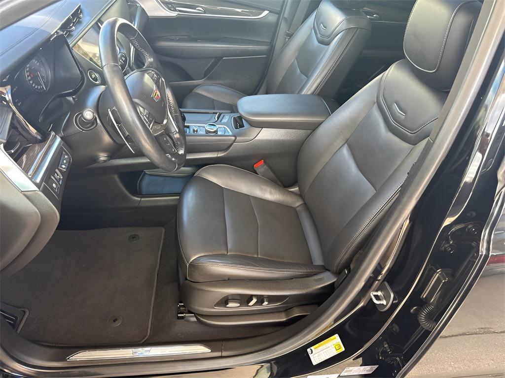 used 2021 Cadillac XT5 car, priced at $32,392