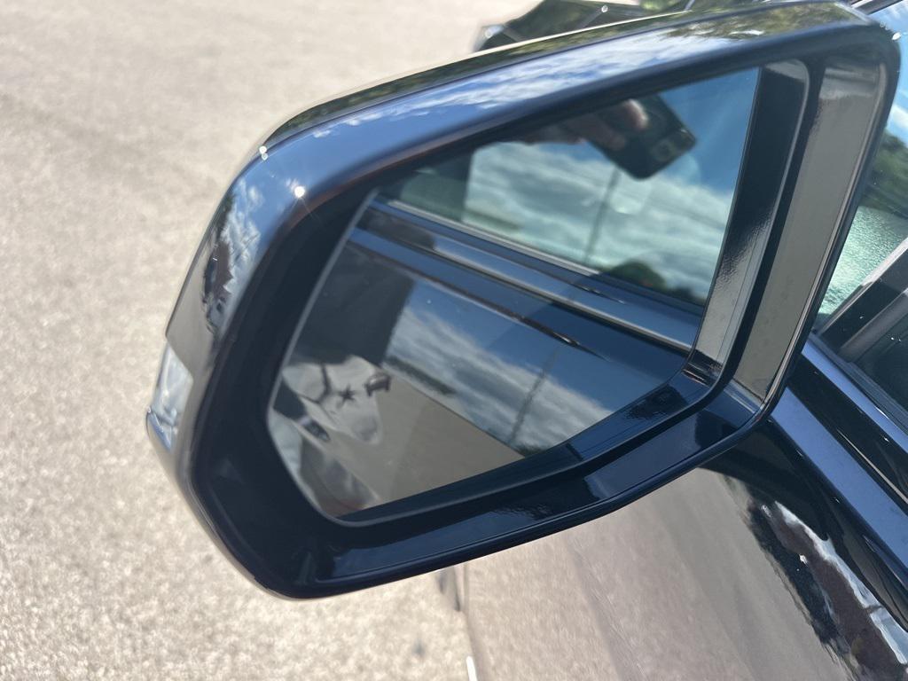 used 2021 Cadillac XT5 car, priced at $32,392