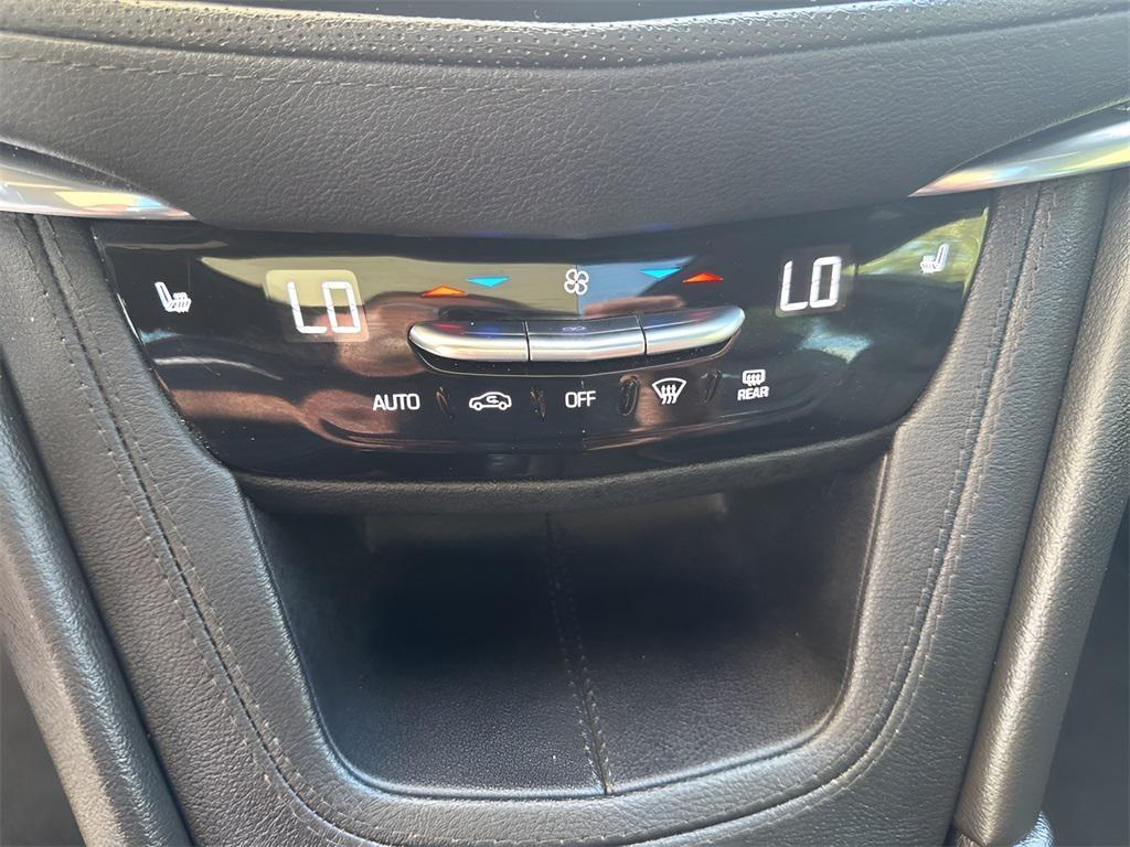 used 2021 Cadillac XT5 car, priced at $32,392