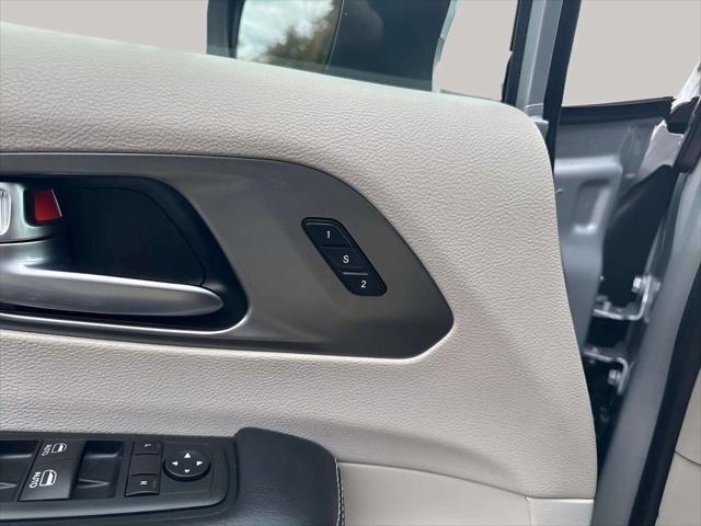 used 2023 Chrysler Pacifica car, priced at $23,772
