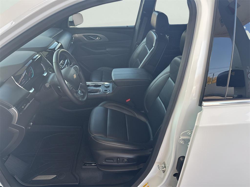 used 2023 Chevrolet Traverse car, priced at $34,992