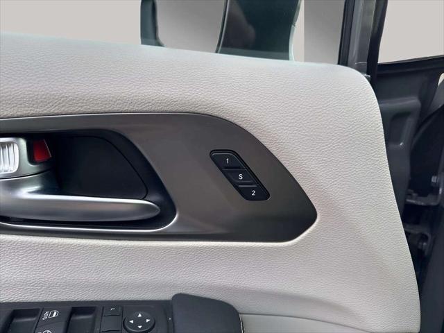 used 2023 Chrysler Pacifica car, priced at $23,592