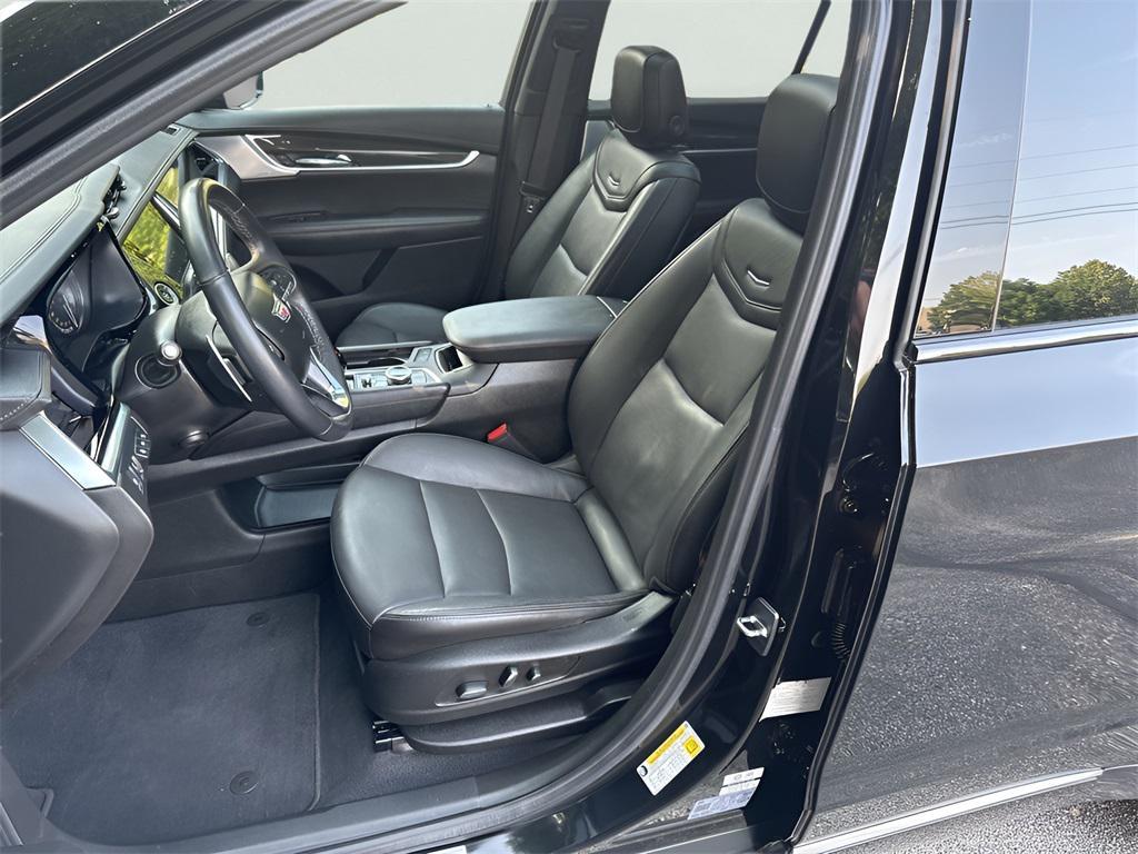 used 2023 Cadillac XT6 car, priced at $44,992