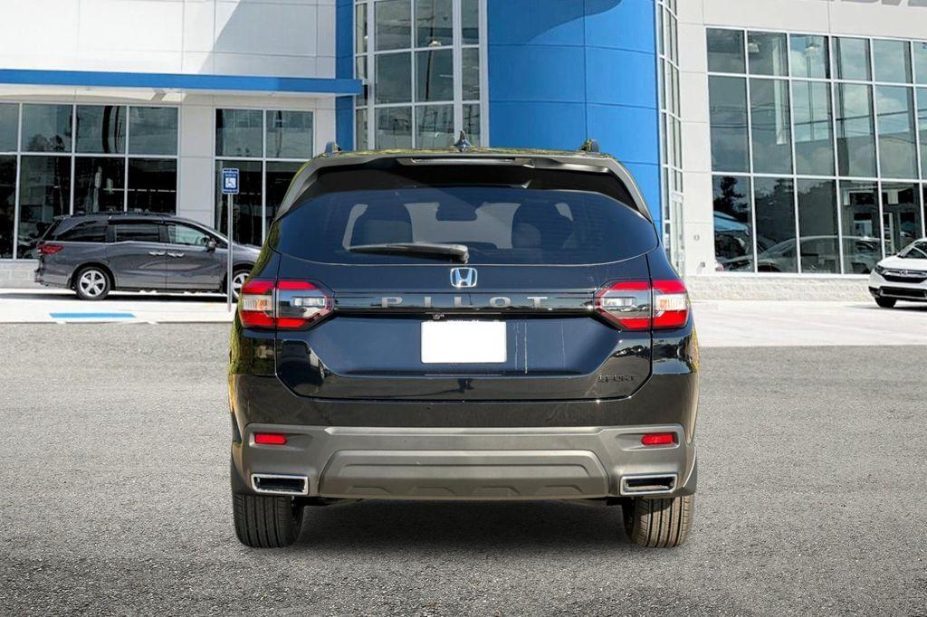 new 2025 Honda Pilot car, priced at $41,695