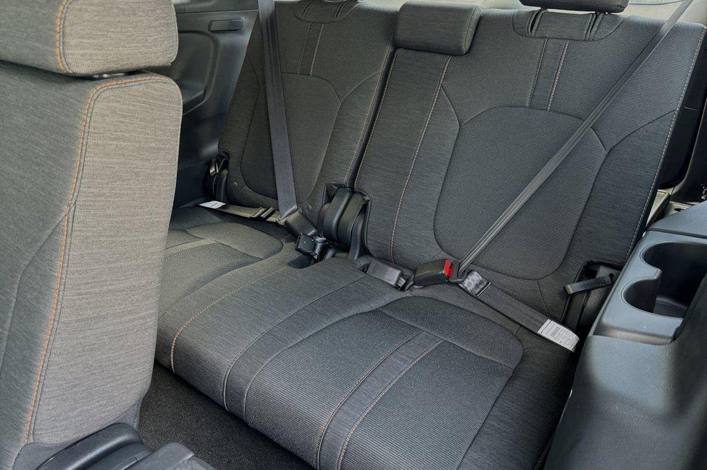 new 2025 Honda Pilot car, priced at $41,695