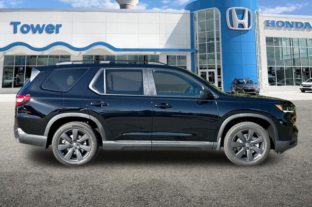 new 2025 Honda Pilot car, priced at $41,695
