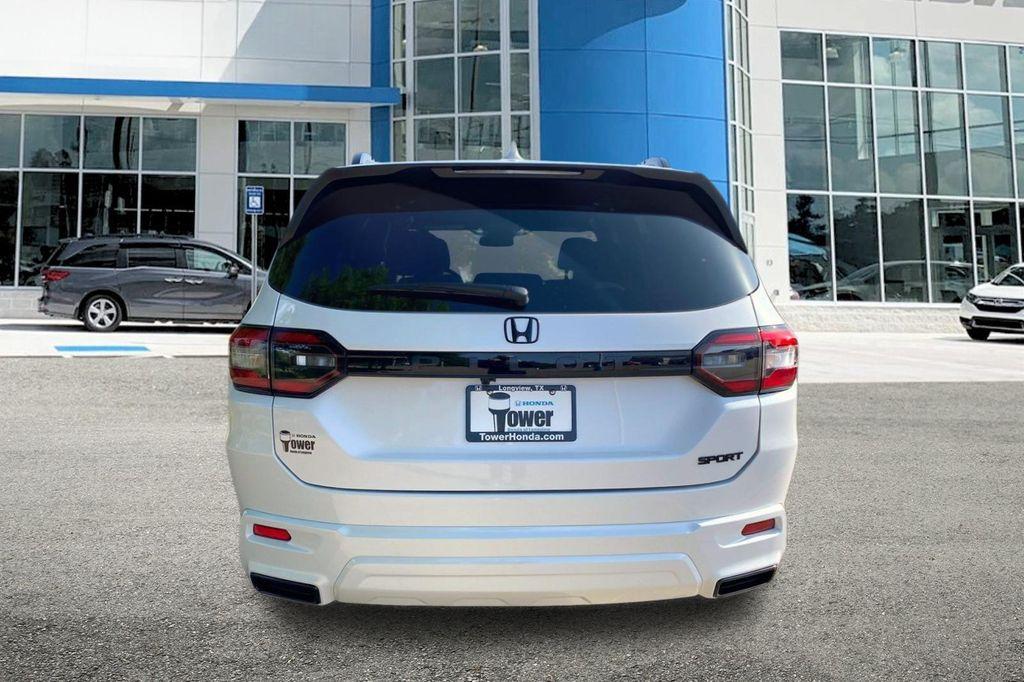 new 2025 Honda Pilot car, priced at $42,105