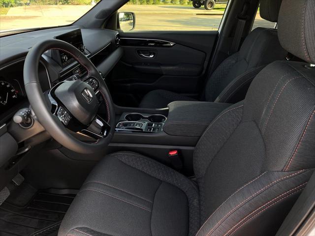 new 2025 Honda Pilot car, priced at $42,105