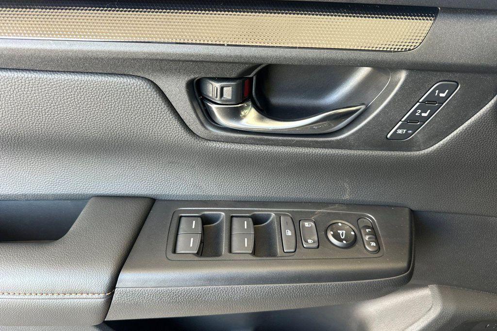 new 2026 Honda CR-V Hybrid car, priced at $40,630