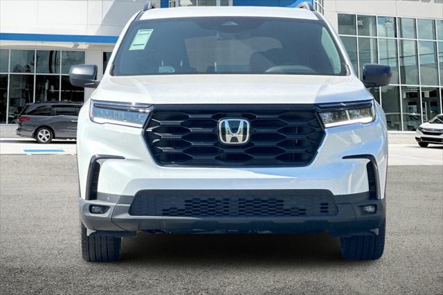 new 2025 Honda Pilot car, priced at $42,050