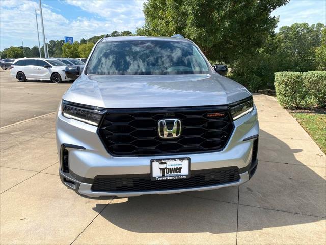 new 2025 Honda Pilot car, priced at $50,795