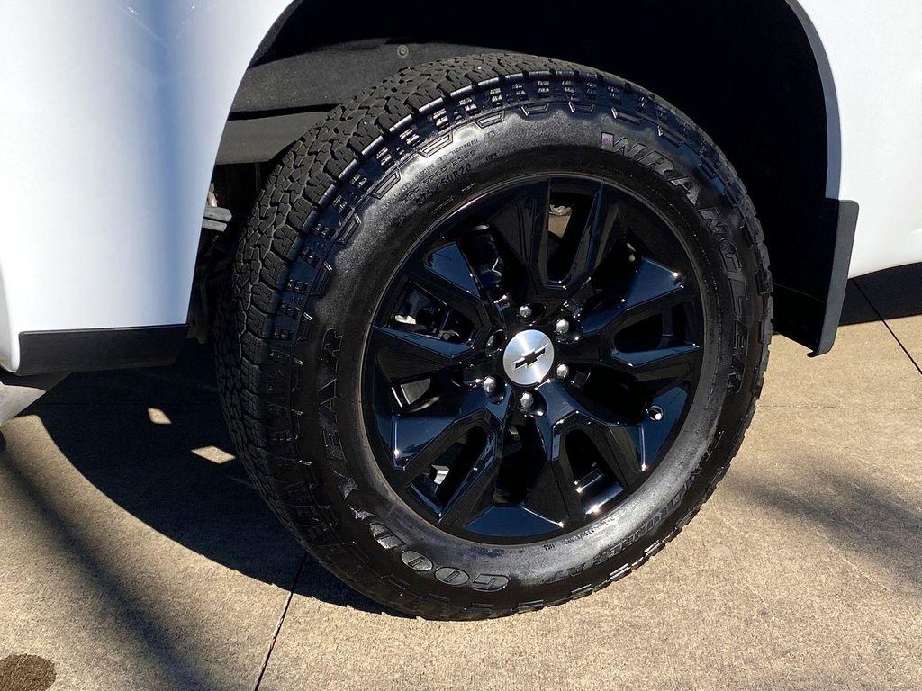 used 2025 Chevrolet Silverado 1500 car, priced at $43,888