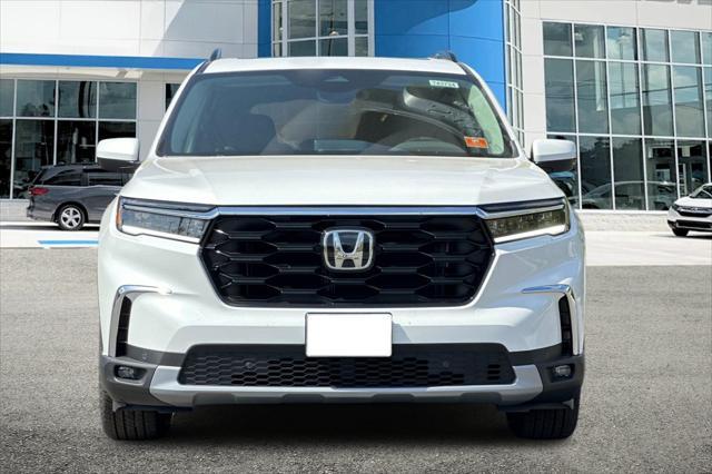 new 2025 Honda Pilot car, priced at $52,440