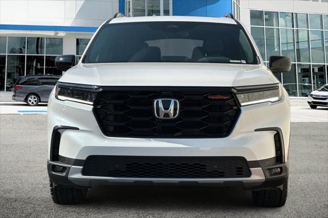 new 2025 Honda Pilot car, priced at $51,250