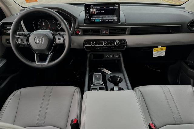 new 2025 Honda Pilot car, priced at $45,680