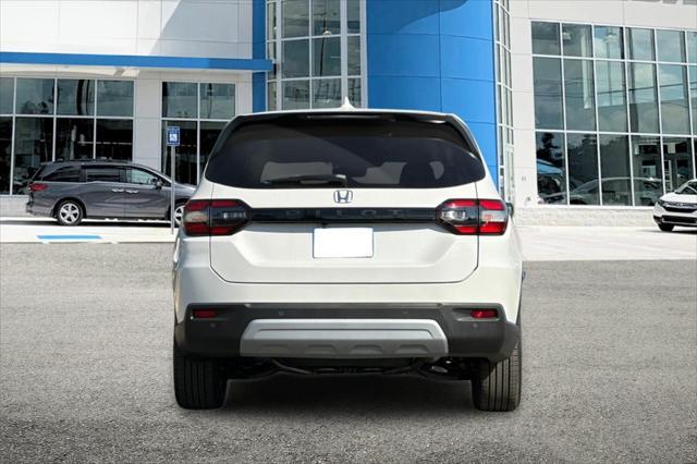 new 2025 Honda Pilot car, priced at $45,405